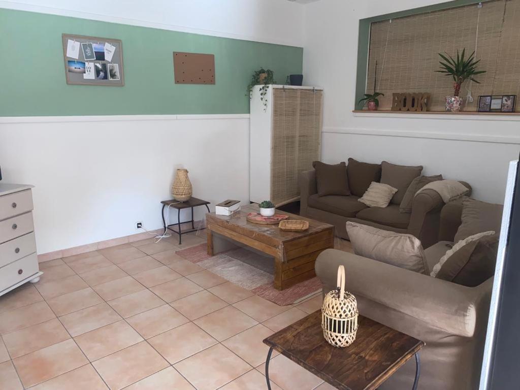 Appartement Velleron-4 Personnes Exterior foto